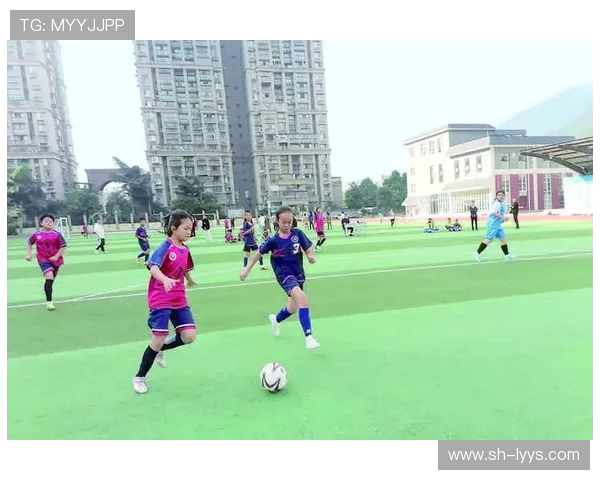 绿茵逐梦青春燃激情世界足球文化与竞技精神交融篇