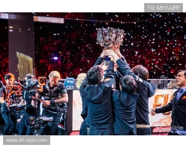 DOTA2巨献：深入解析FPX战队的强大实力与战术魅力