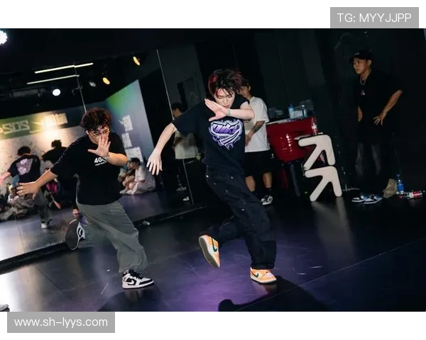 全国街舞大赛点评南京飞盘队技术表现与舞台魅力的完美结合