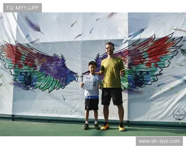 陈强的网球之路：从青涩少年到职业选手的心路历程与成长故事