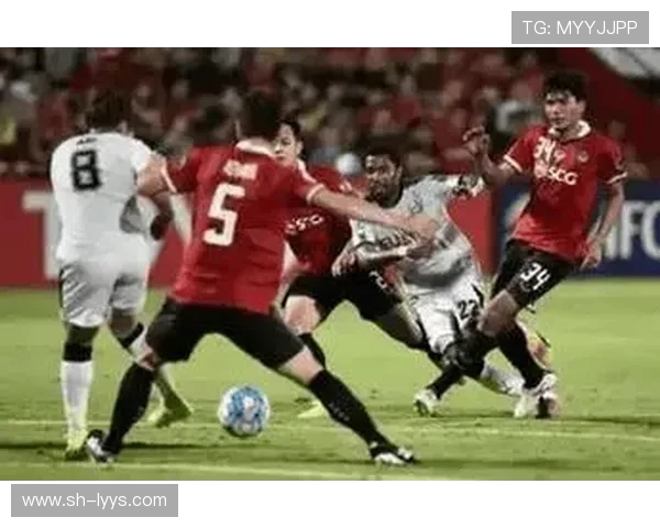 墨尔本胜利与广岛三箭的激烈对决谁能在亚冠赛场笑到最后