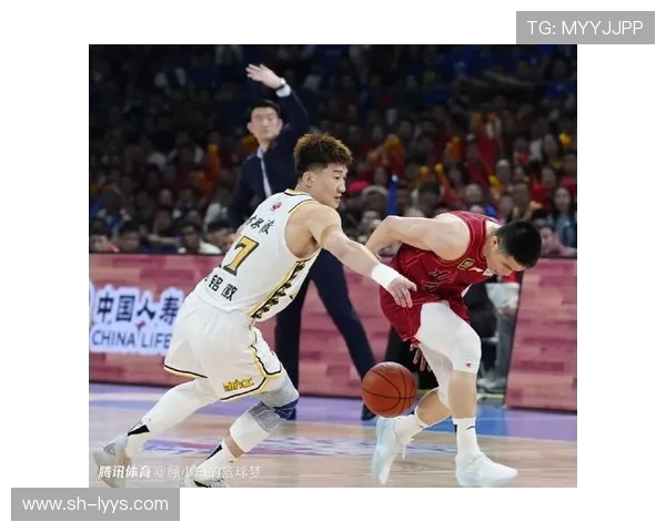 孙铭徽在对阵广东队的精彩表现引发球迷热议,谁将成为比赛的关键先生 孙铭徽在对阵广东队的精彩表现引发球迷热议,谁将成为比赛的关键先生